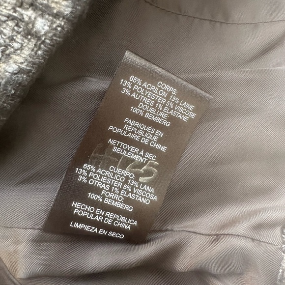 NWOT Joe’s zip up top size XS
Pit to pit: 15 1/2”
Length: 20” - Picture 5 of 8